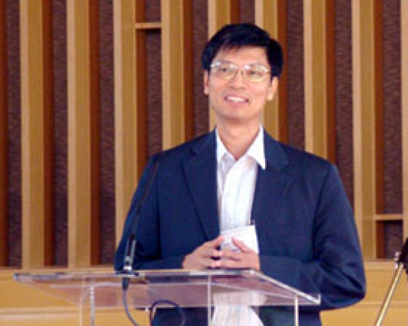 edu_20091008_revlee.jpg