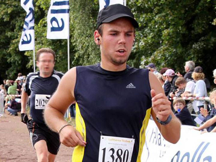 The co-pilot who supposedly crashed Germanwings Flight 9525 into a mountainside in the Alps on purpose had undergone psychotherapy due to suicidal tendencies. The pilot who tried to stop him is being hailed as a hero.