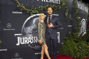 Cast member Chris Pratt and his wife actress Anna Faris pose at the premiere of 