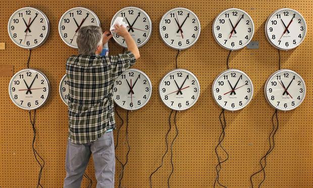 On one side of the globe, people are bracing themselves to meet longer nights and shorter days in the winter. Various stakeholders are now joining together in unison to remind the populace near the Western sphere to turn their clocks an hour earlier, Al reports.
