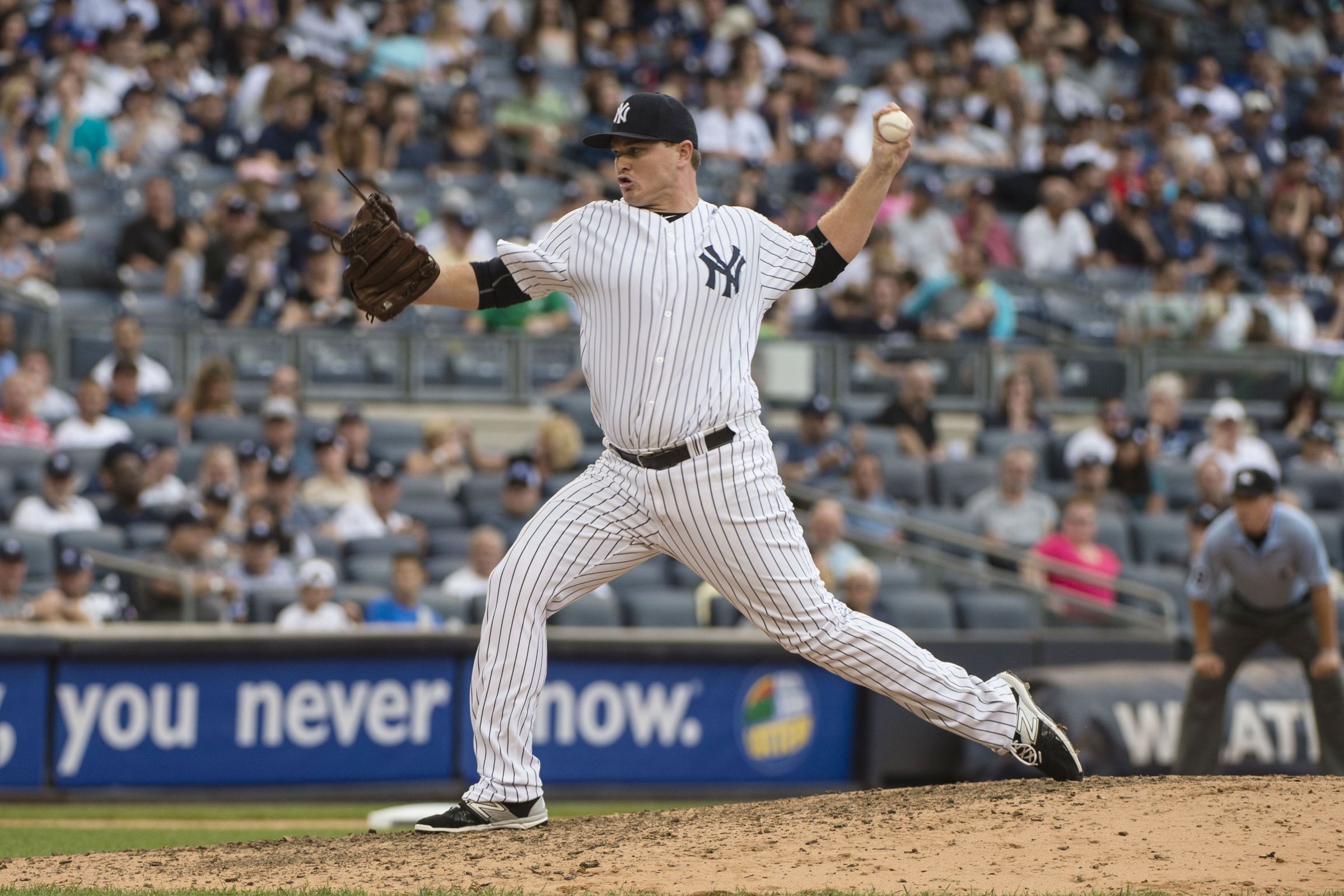 The New York Yankees have traded lefty reliever Justin Wilson to the Detroit Tigers over pitchers Luis Cessa and Chad Green. The power lefty player is expected to do some reinforcements for the Tigers.