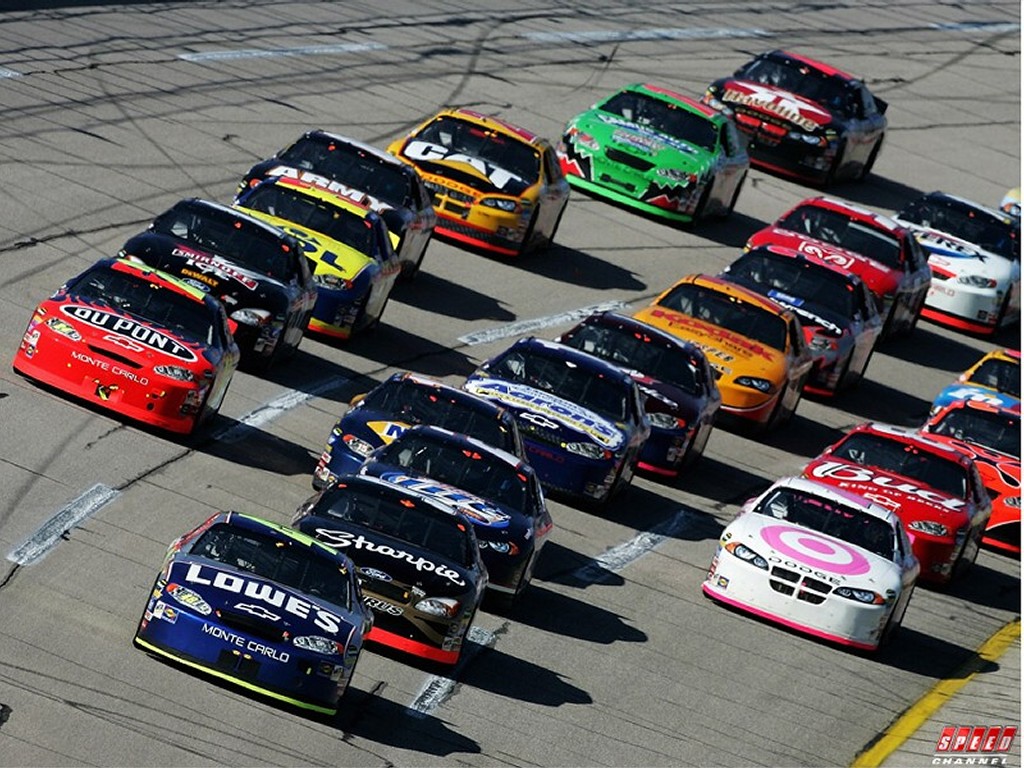 The NASCAR Sprint Cup Series this year has undergone some numerous changes, but the schedules and venue for 2016 campaign have been left largely unchanged. Here is what we know so far about NASCAR 2016 schedule, race dates, and major competitions.