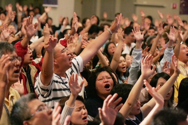 Over 1,800 Chinese Christians nationwide convened, Thursday, at the River of Life (Ling Leung) mega-church, 40 miles south of San Francisco.