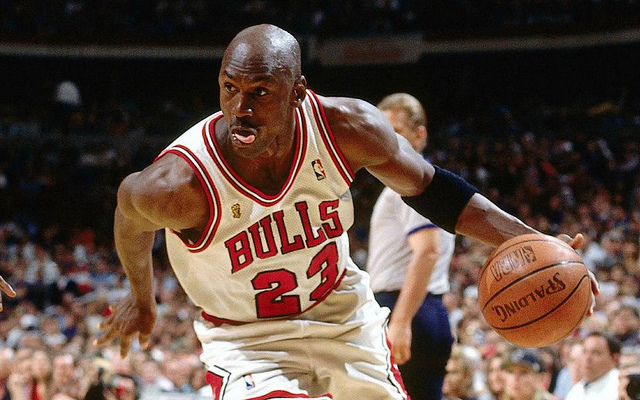 Earlier this week, LeBron James said that Michael Jordan gets too much credit for the NBA titles won by the Chicago Bulls during his time. According to the Cleveland Cavaliers star player, some fans tend to forget the big contributions made by Jordan's teammates.