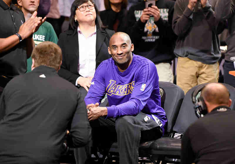 The Los Angeles Lakers have been busy doing two things this NBA season: trying to win games with a young core that includes D'Angelo Russell, Larry Nance Jr and Julius Randle; and celebrating the farewell tour of the great Kobe Bryant. With the imminent retirement of the Black Mamba, basketball big shots like Tim Duncan, Pau Gasol, LeBron James and Dwyane Wade all have paid tribute to his career. In his last game against the Chicago Bulls, however, Bryant himself talked about the great Michael Jordan.