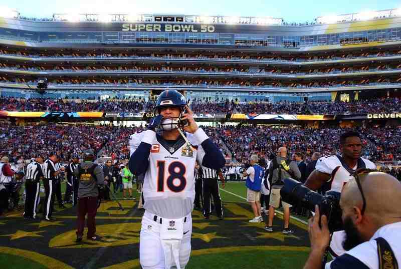 The retirement rumors surrounding Peyton Manning started even before the Denver Broncos made it to the Super Bowl 50. In fact, the rumors began way back when the Brock Osweiler squad was still struggling to make it to the playoffs. Despite the speculations regarding his future, Manning opted to keep mum until the time is right for him to comment. Moreover, the greatest rival of New England Patriots quarterback Tom Brady seemingly chose to share his plans once his teammates have settled down from the Super Bowl 50 win they achieved.