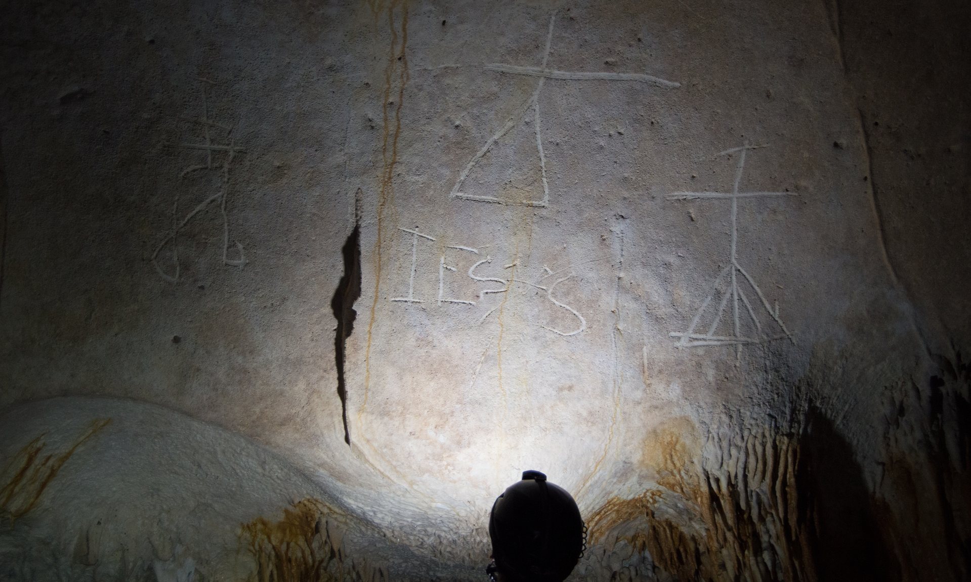 Archaeologists have discovered 16th-century Christian symbols left by European explorers alongside ancient indigenous art in the Caribbean, shedding new light on early religious dialogue between Europeans and Native Americans.