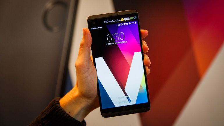 The Nougat-filled LG V20 is now available for pre-order in leading U.S. mobile carriers. Aside from new operating system, this top-class smartphone comes with impressive camera features. Now, here's how you can pre-order the LG V20 before it hits tech stores on Oct. 28.