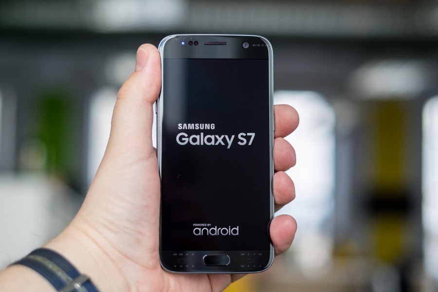 Samsung has kicked off their Android 7.0 Nougat Beta Program which will see the Galaxy S7 and Galaxy S7 Edge smartphones benefit from the latest version of the mobile operating system.