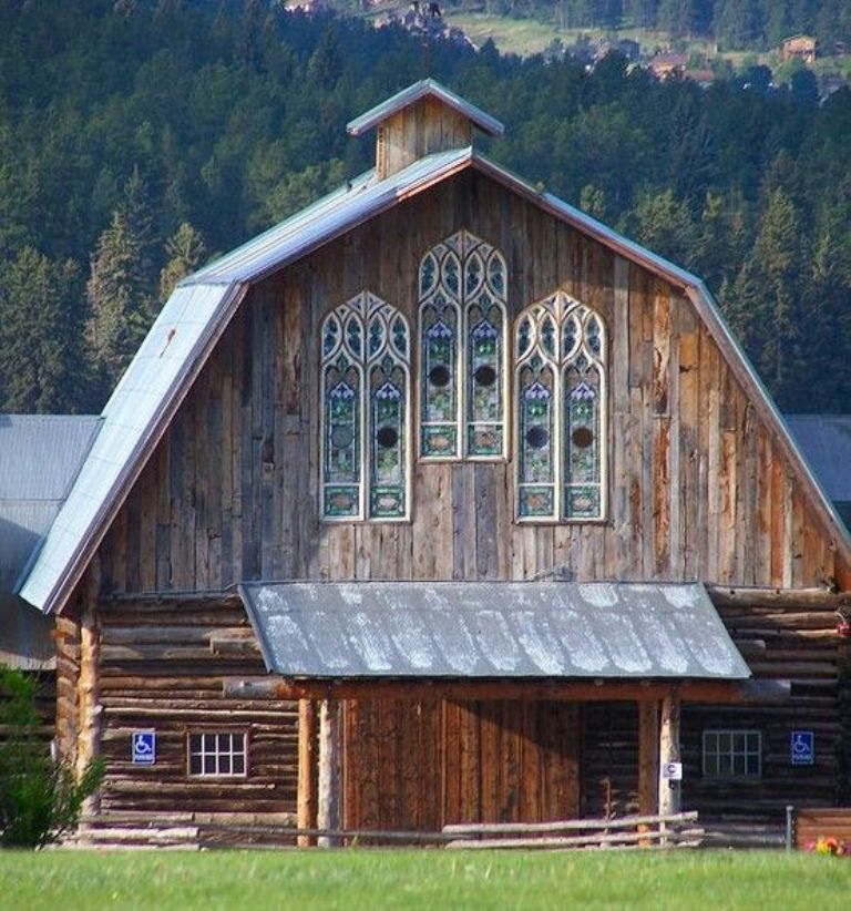 Northern California county officials recently reversed their decision to ban a Christian congregation from meeting in a barn. Located just outside of Oroville, Calif. in Butte County, a group of Christians had been holding meetings in a barn, but county officials informed the owners of the barn and property they could no longer use the space to host church services. The same officials later even banned church gatherings in an open pasture on the property.