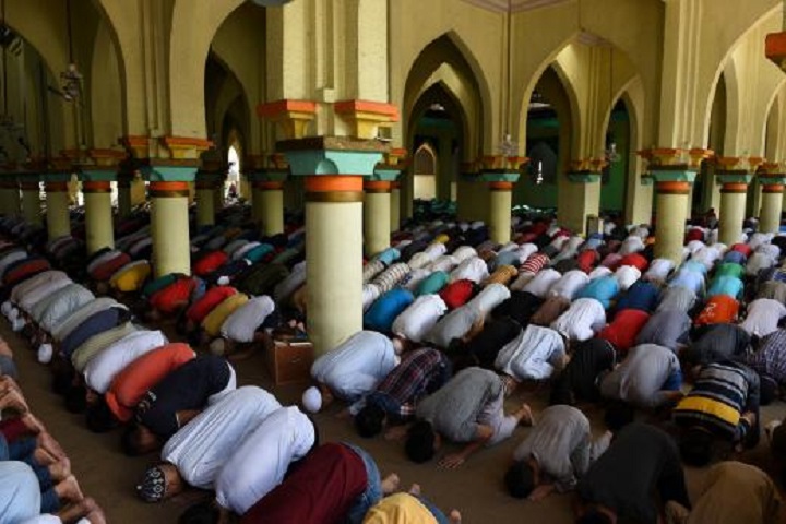 With a rapidly growing Muslim population, Islam is projected to overtake Christianity as the world’s largest religion in a few decades, a study said.