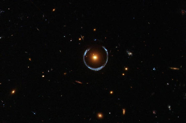 7 June 2017: The Hubble telescope achieved the ‘impossible’: weighing a star by using technology that has finally caught up with Einstein’s experiment idea.