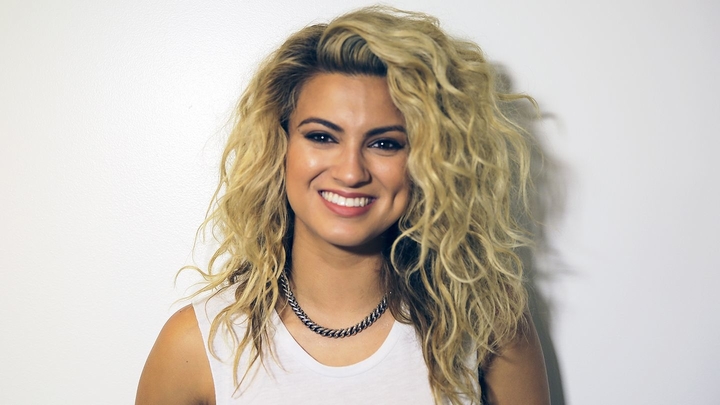 Pop singer Tori Kelly recently opened up about her faith in Christ and shared the powerful Bible verse that has been a "theme" throughout her life.