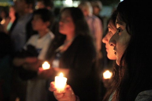 SARATOGA, Calif. - A candlelight vigil for Audrie Pott, the 15-year-old Saratoga High sophomore who committed suicide September after an alleged sexual assaulted and cyber-bulling, was held at the Saratoga High School. About a hundred supporter gathered giving their heart-felt condolences and support for the Pott family.