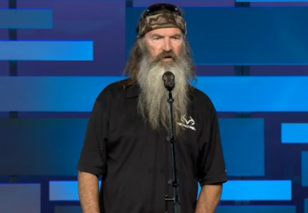 A&E's “Duck Dynasty” Alan and Phil Robertson preached at Saddleback Church in California, a week before Rick Warren returns to the pulpit. The Robertsons shared parts of their testimonies, spoke of God’s goodness in their lives, and invited the audience to receive Christ.