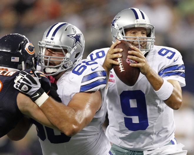The Dallas Cowboys saw the end of their Super Bowl dream when Tony Romo suffered a fractured collarbone in Week 2 of the NFL season. Although the quarterback made a valiant effort of returning for the team's match against the Carolina Panthers, the Dez Bryant squad only fell short. Moreover, the risky move simply re-injured Romo and pushed the football team further down the rankings. With no reliable quarterback to take over Romo's role, the Dallas Cowboys sank lower in the league - something the Jason Witten squad aims to resolve as soon as possible.