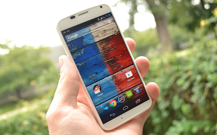 Google recently updated its Android software version to 5.1 Lollipop and has begun rolling it out to various devices. Now the software will be headed to users of the Moto X, regardless of which generation they have.