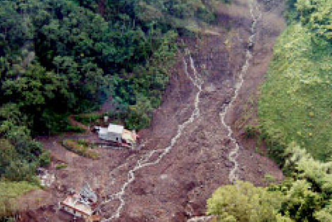 艾利風災重創臺北，數千災民等待救援