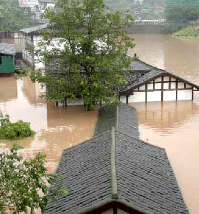 四川暴雨停歇 106人在洪災中喪生
