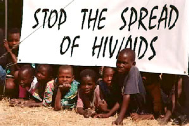 2000人參加自行車拉力 呼籲社會關注愛滋病的危害