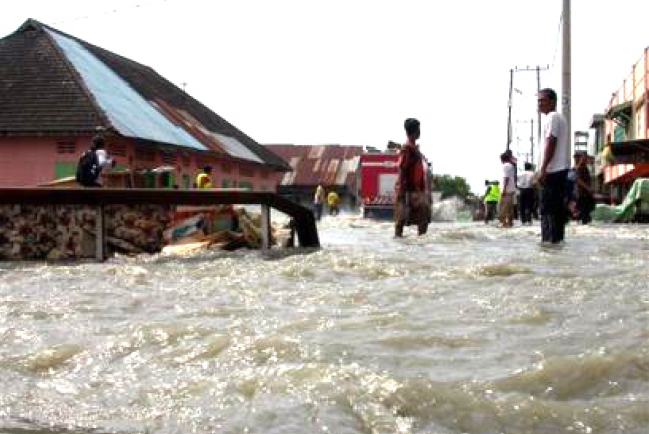 亞洲百年大地震過萬人死亡 國際社會紛紛提供援助