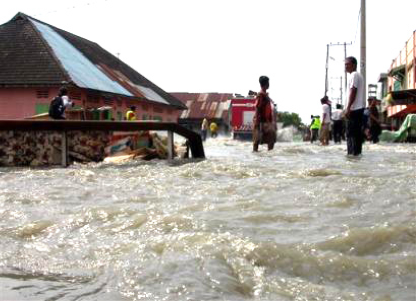 亞洲百年大地震過萬人死亡 國際社會紛紛提供援助