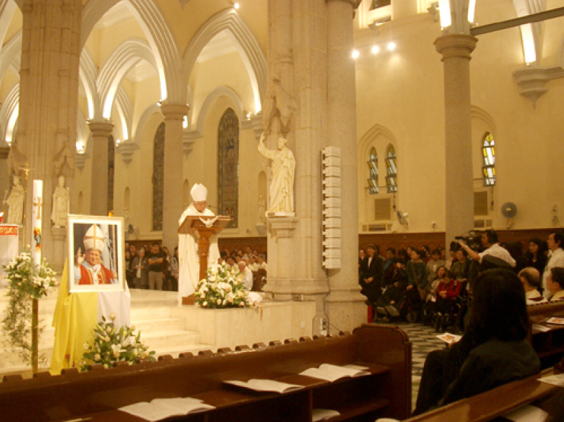 天主教香港教區舉行教宗追思彌撒　逾五千人出席