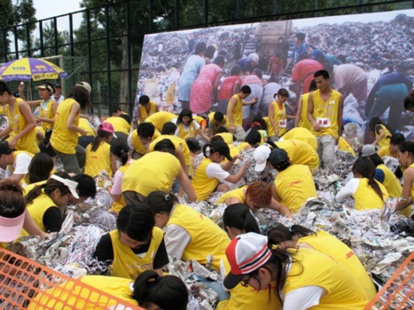 2,000营友参与「饥馑三十」 挨饿赤脚齐「用爱给孩子希望」