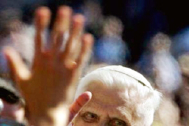 本篤十六世首次公開接見信徒 強調和平及歐洲基督教淵源