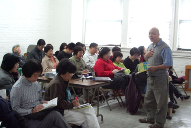 華人信徒為最後一次紐約地區葛理翰佈道會積極準備