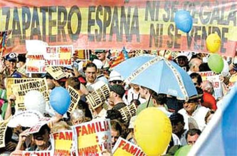 西班牙数十万人反同性婚姻大游行