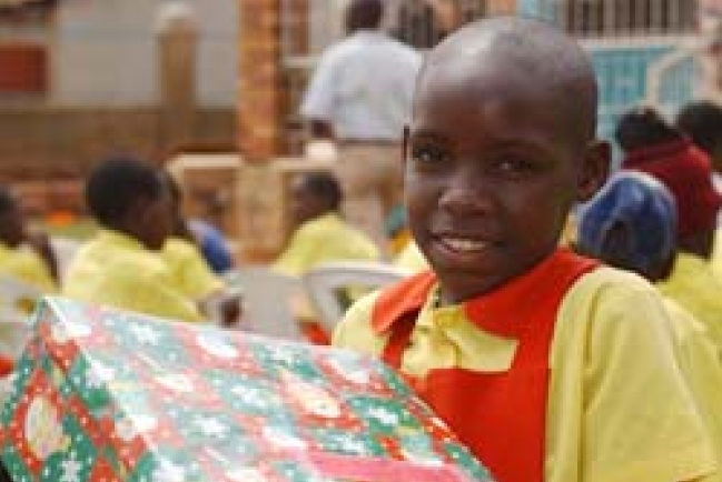 「鞋盒行動」聖誕獻愛心