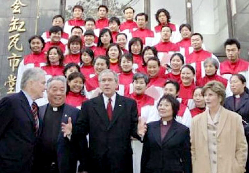 抵京首步即赴北京缸瓦巿堂禮拜 布殊表達開放中國信仰自由願望