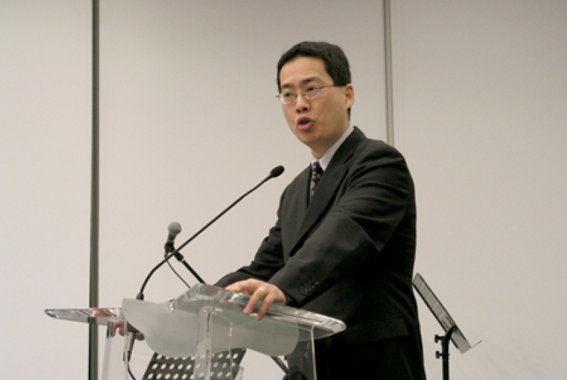 鮑維均博士教導信徒查考聖經之法