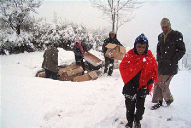 大風雪降臨，克什米爾地震災民面臨今冬最嚴峻考驗