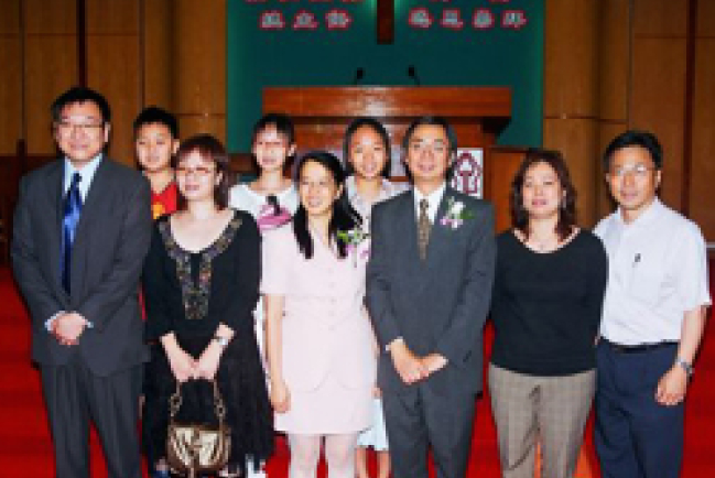 OMF首位華裔國際總主任馮浩鎏醫生今天正式就職