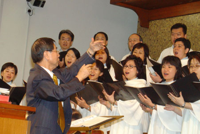 唐崇明牧師激勵青年人為神國獻身