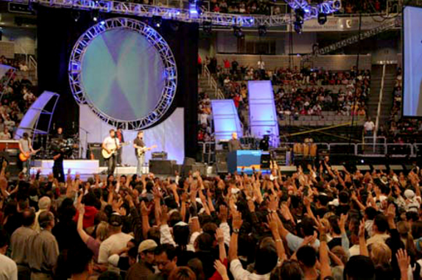 Harvest Crusade火热举行近四万人参加