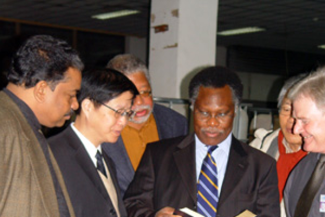 撒母耳•考比亞博士讚揚愛德在國內的工作