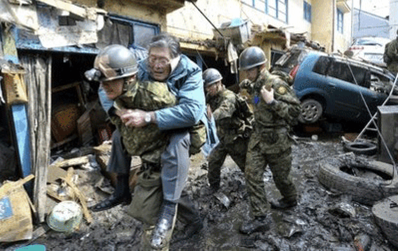 japan-quake-rescuers.gif