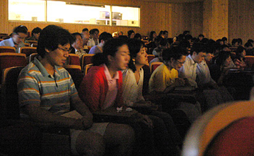 短宣队阿富汗遭绑架 韩教会祈求平安返国