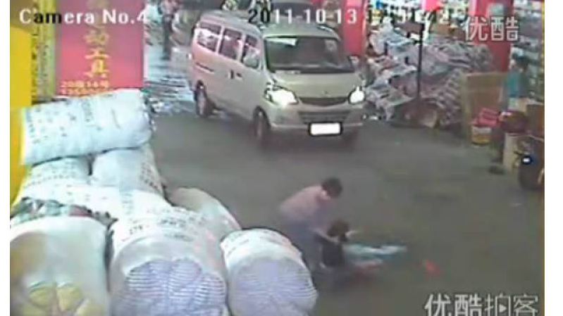 wang-yue-chinese-toddler-chinese-child-chinese-girl-run-over.jpg