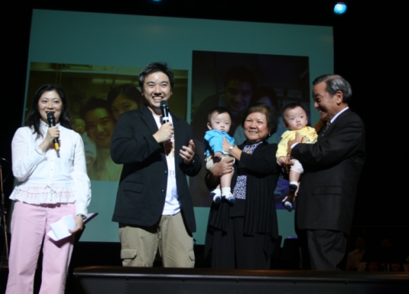 蔡元雲兒子蔡暉明、兒媳黃美萍見證：雙份的祝福