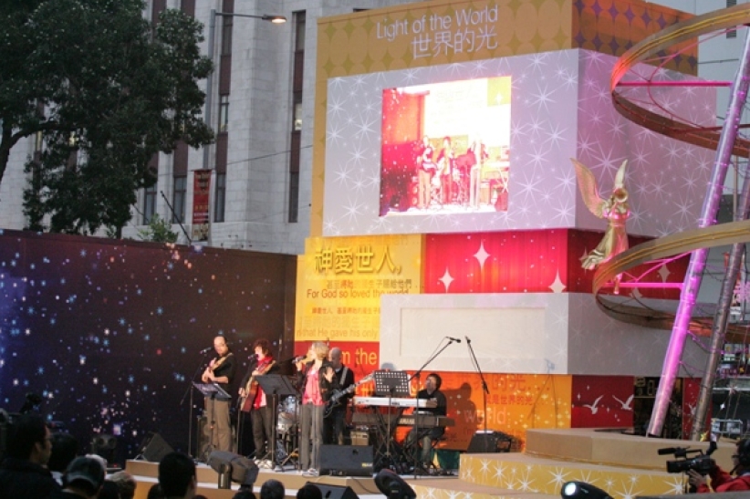 「世界的光──皇后像广场全城同庆圣诞」 每晚闪亮报佳音