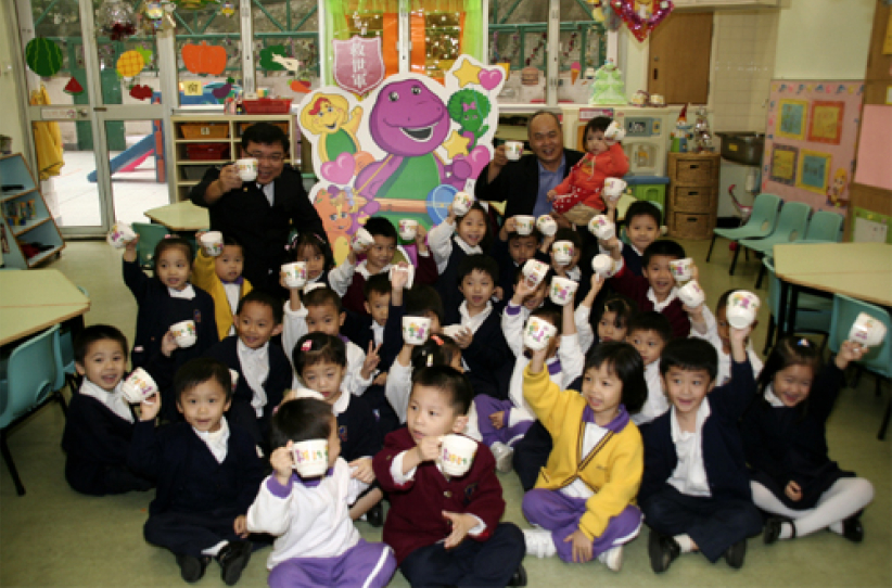 每售出一套班尼 一元贈予救世軍