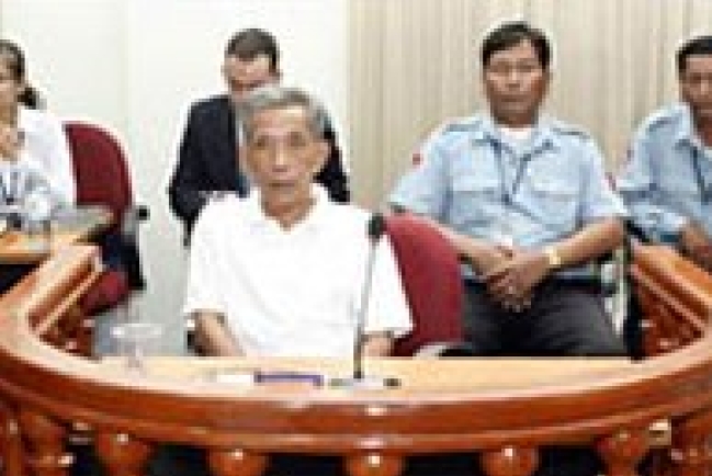 赤柬殺戮監獄惡魔在「殺人場」禱告懺悔