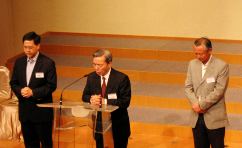 近二千名信徒、牧者及政府高官同為四川禱告