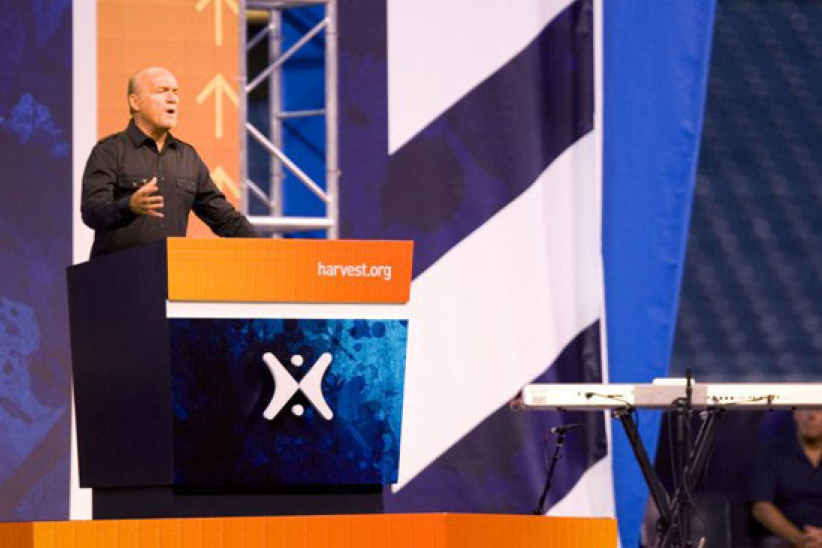 豐收事工洛杉磯大型佈道會超過一萬人决志