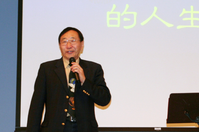 梁燕城藉美妙粵曲北加州佈道分享「福樂滿載的人生」