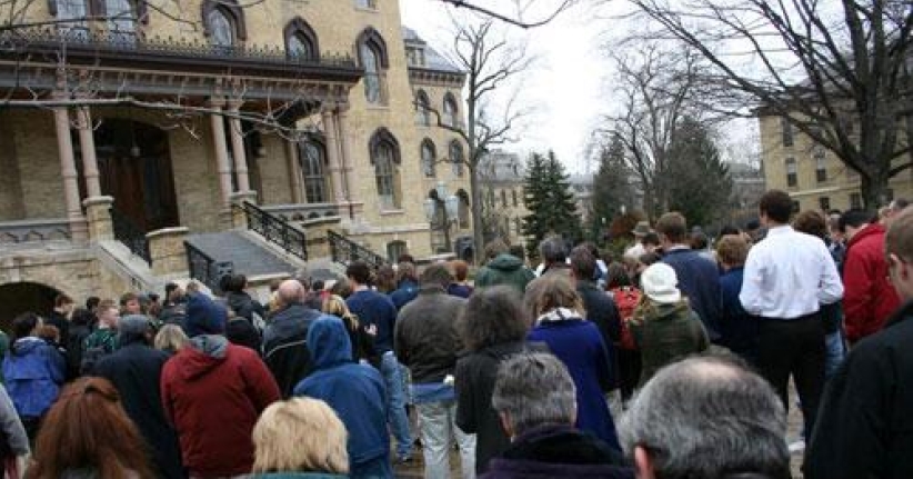 奧巴馬天主教大學演講支持墮胎引起強烈抗議 